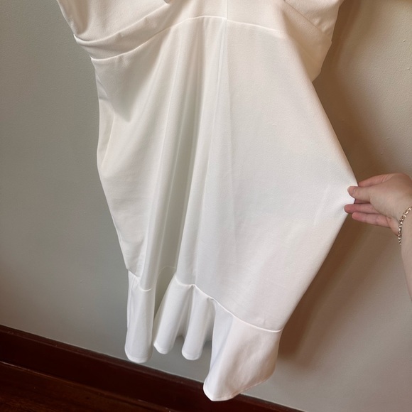 3/$30 ✨ Classic White Dress - Picture 4 of 4